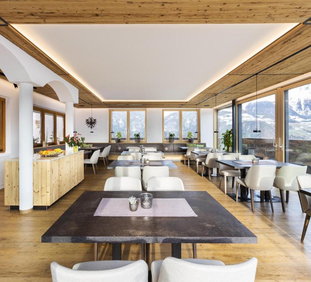 Hotel Garni Tirol Ladis Exteriör bild