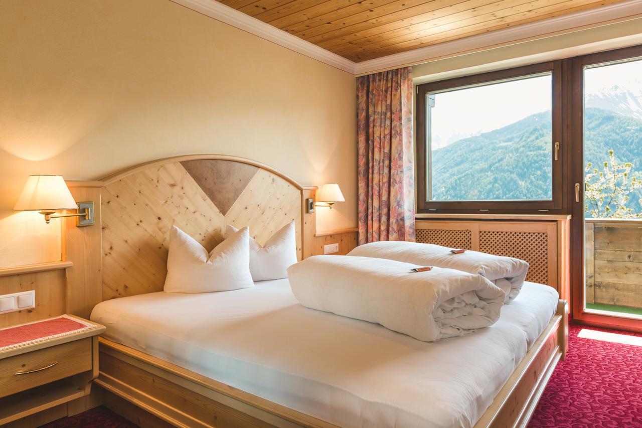 Hotel Garni Tirol Ladis Exteriör bild