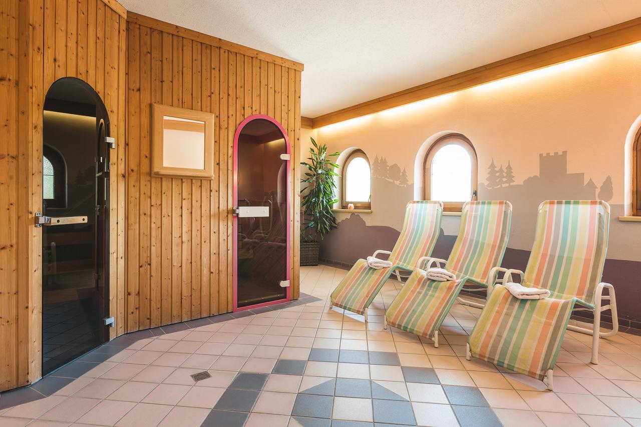 Hotel Garni Tirol Ladis Exteriör bild