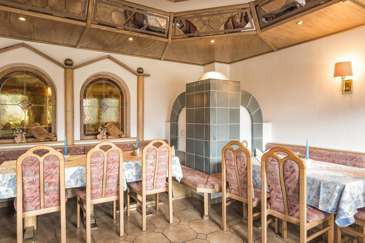 Hotel Garni Tirol Ladis Exteriör bild