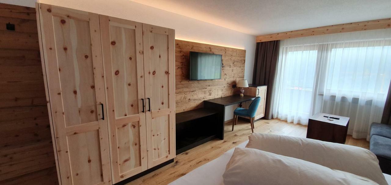 Hotel Garni Tirol Ladis Exteriör bild
